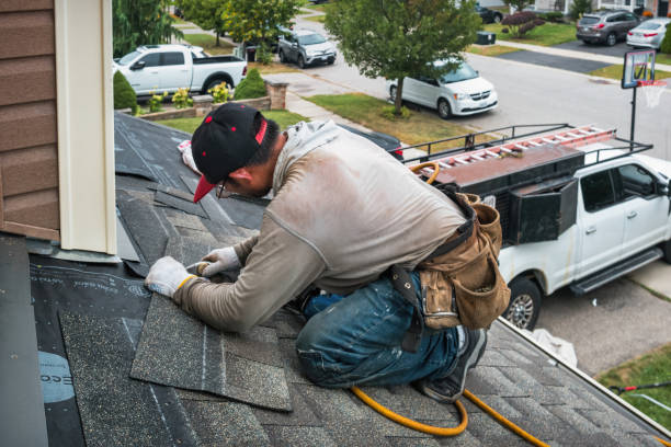 Professional Roofing technician working in Niagara, WI